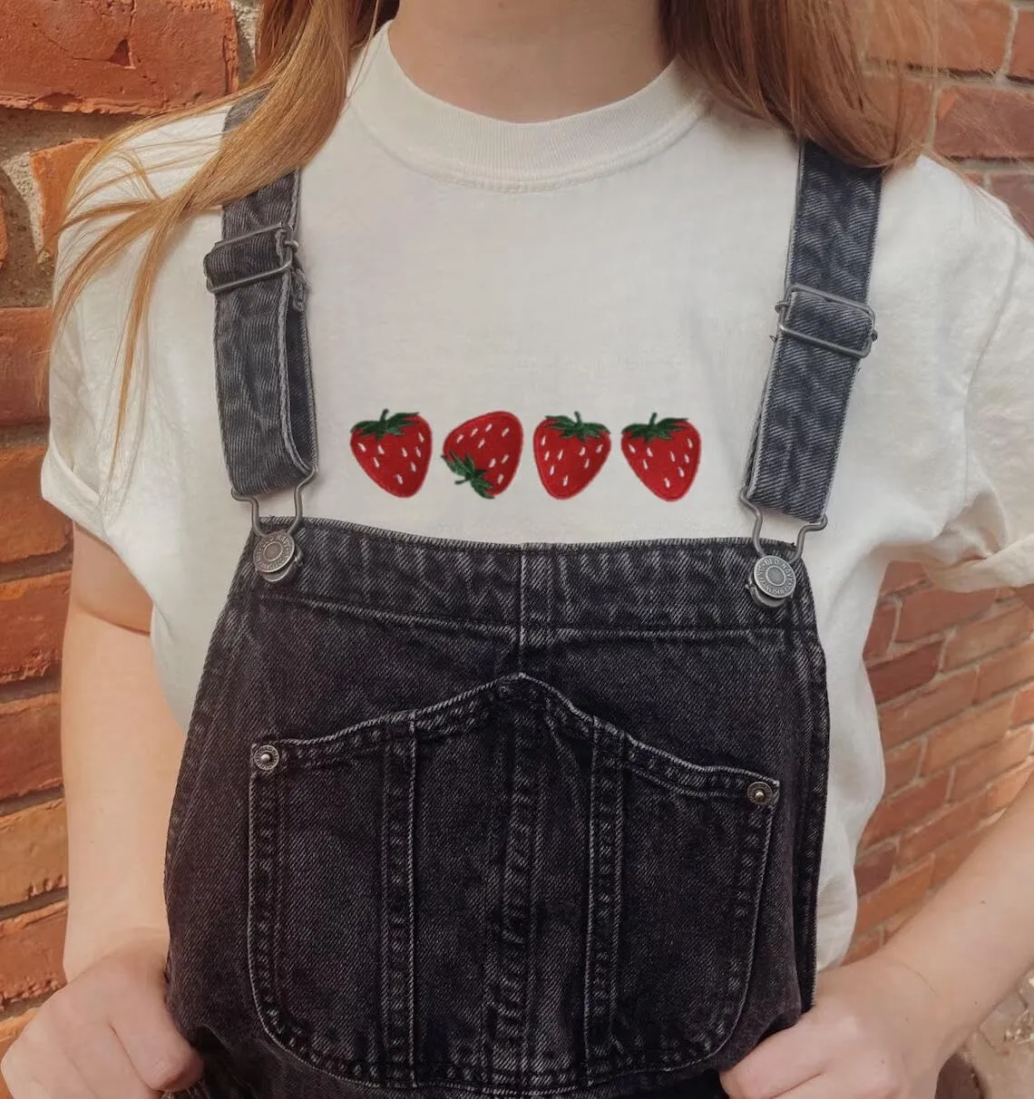 Strawberry Shirt Peach T-Shirt Vintage Boho Kawaii Fruit Graphic Tees Shirt Gift for Women Garden Clothing